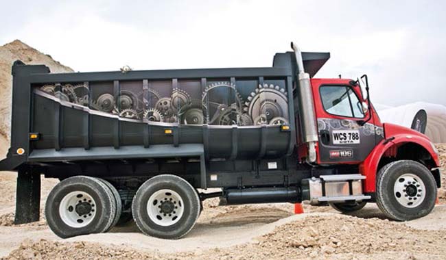 LAS VOLQUETAS FREIGHTLINER AL EXTREMO LLEGAN A BARRANQUILLA