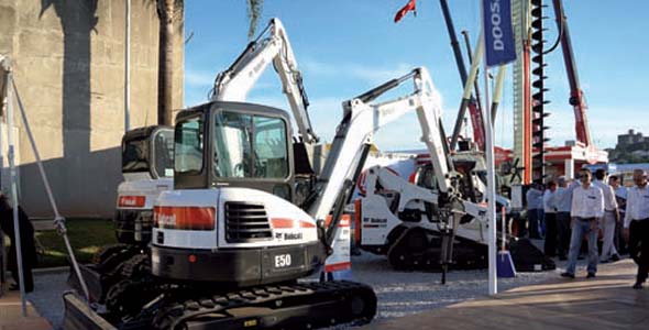 BOBCAT RENUEVA SU LÍNEA DE COMPACTOS