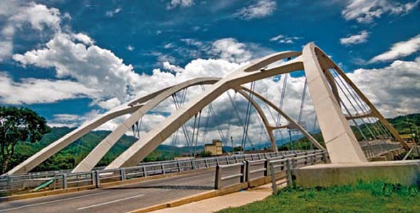 SE ESTRENA PRIMER PUENTE  DE ARCO DOBLE EN COLOMBIA