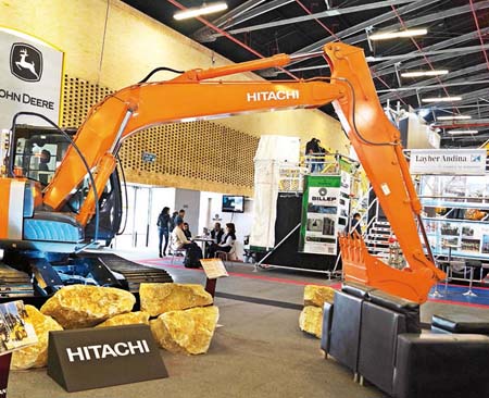 DISTRIBUIDORA NISSAN EN LA EXPOCONSTRUCCIÓN 2013