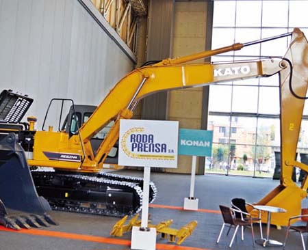 EXCAVADORAS KATO EXHIBIDAS  EN MINERÍA COLOMBIA 2013