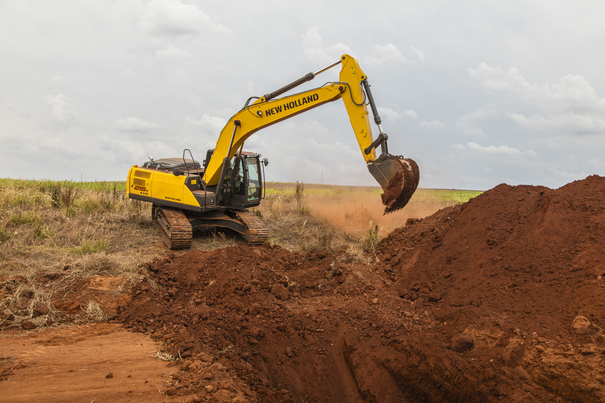 DINISSAN MAQUINARIA Y NEW HOLLAND